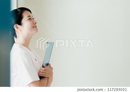 nurse young woman nurse young woman 117293031