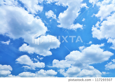 夏天藍天和雲彩 117293507