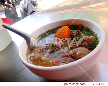 [Cambodia] Rice noodle soup "Kuy Teav" (Siem Reap) 117293705