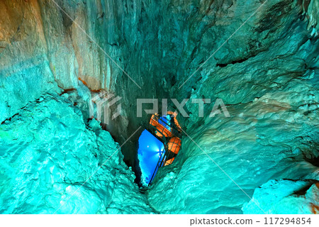 Tohoku, Ryusendo Cave, the underground lake seen from the First Underground Lake Observatory, a rare view inside a cave with a difference in elevation, Iwaizumi Town, Iwate Prefecture (1) Tohoku, Ryusendo Cave, the underground lake seen from the First Underground Lake Observatory, a rare view inside a cave with a difference in elevation, Iwaizumi Town, Iwate Prefecture (1) 117294854