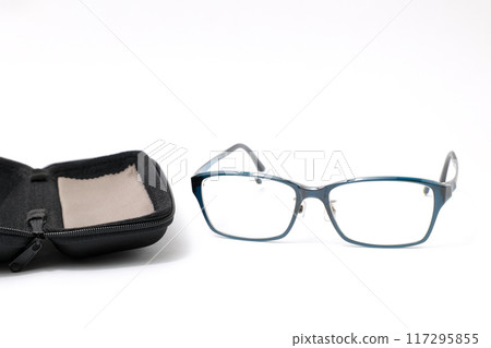Glasses, glasses cases, glasses, lenses, frames, containers, eyes, eyesight, accessories, eyeglasses, myopia, presbyopia, reading glasses 117295855