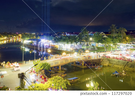越南會安，秋盆河沿岸小鎮的夜景/越南會安 117297020