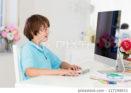 Back to school. Kids in classroom 117298631