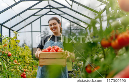 woman is gardening 117300690