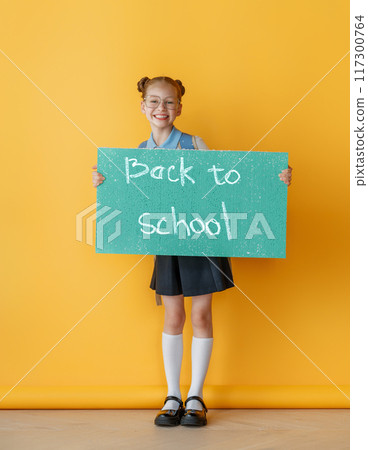 girl is ready to back to school girl is ready to back to school 117300764