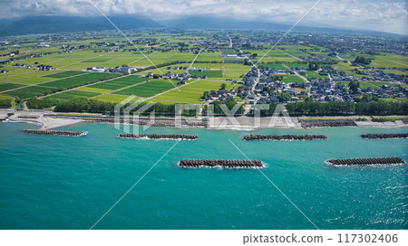 Offshore wind power generation facilities on the coast of Nyuzen Town, Toyama Prefecture 117302406