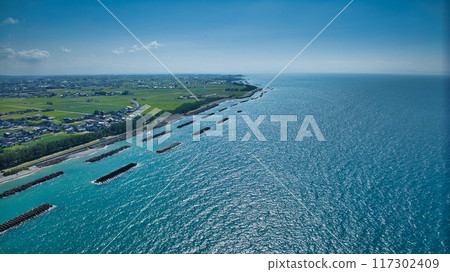 Offshore wind power generation facilities on the coast of Nyuzen Town, Toyama Prefecture Offshore wind power generation facilities on the coast of Nyuzen Town, Toyama Prefecture 117302409