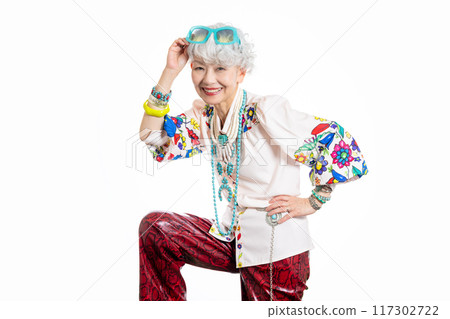 Enjoying fashion and free self-expression Gray hair Senior women in their 60s and 70s Enjoying fashion and free self-expression Gray hair Senior women in their 60s and 70s 117302722