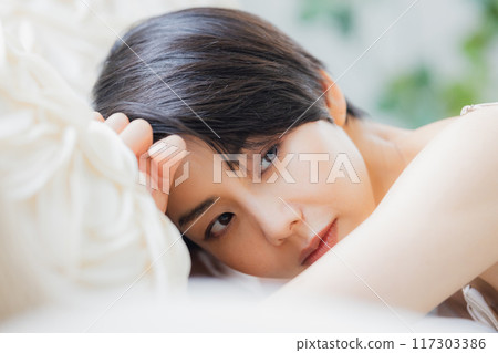 短髮美女圖片 117303386