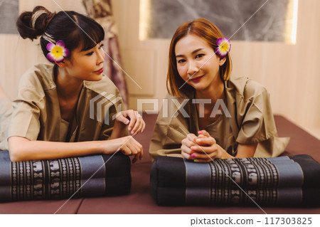 Relaxing with hand massage at beauty spa. Soothing massage 117303825