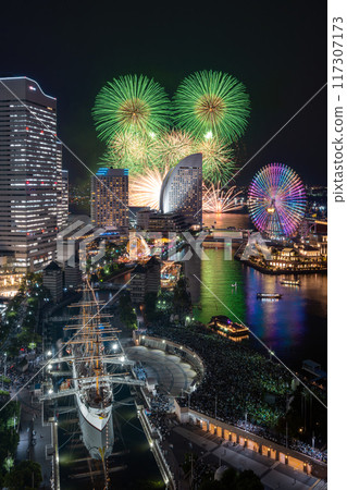 Fireworks over the night view of Minato Mirai, Yokohama (Minatomirai Smart Festival) 117307173