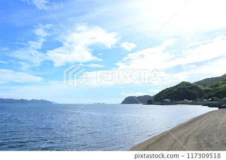 Seto Inland Sea and coastline in summer Seto Inland Sea and coastline in summer 117309518