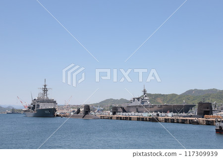 Maritime Self-Defense Force ships anchored at Kure Port 117309939