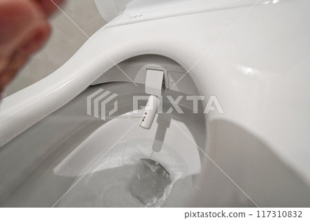 衛洗麗沖水馬桶試運行 117310832