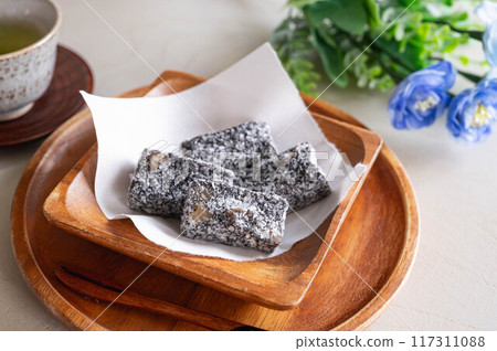 Black sesame and walnut mochi 117311088