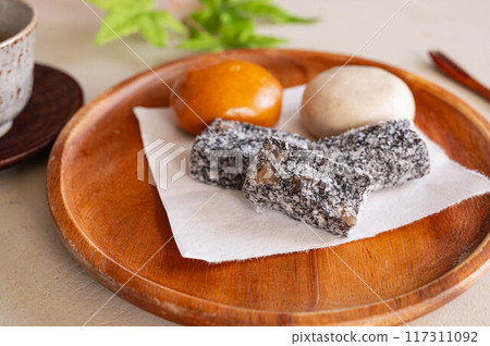 Japanese confectionery 117311092