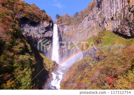 奧日光華嚴瀑布和秋葉 奧日光華嚴瀑布和秋葉 117312754