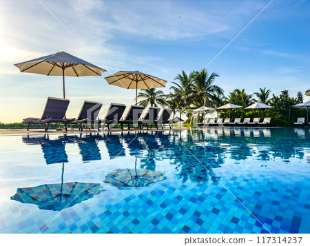 Beach view from pool resort in Da Nang, Vietnam Beach view from pool resort in Da Nang, Vietnam 117314237