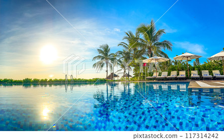 Beach view from pool resort in Da Nang, Vietnam Beach view from pool resort in Da Nang, Vietnam 117314242