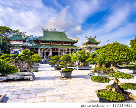 View of Chua Linh Ung pagoda temple in Da Nang, Vietnam View of Chua Linh Ung pagoda temple in Da Nang, Vietnam 117314425