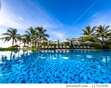 Beach view from pool resort in Da Nang, Vietnam 117314495