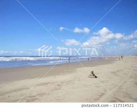 大海、沙灘與夏日的天空 大海、沙灘與夏日的天空 117314521