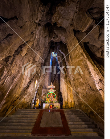 View of Marble Mountain cave and temple in Da Nang, Vietnam 117314547
