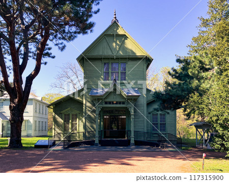 Front view of the Botanical Garden and Museum of Agriculture, Hokkaido University (formerly the Sapporo Museum of the Hokkaido Development Commission), Chuo-ku, Sapporo City, clear weather. Front view of the Botanical Garden and Museum of Agriculture, Hokkaido University (formerly the Sapporo Museum of the Hokkaido Development Commission), Chuo-ku, Sapporo City, clear weather. 117315900