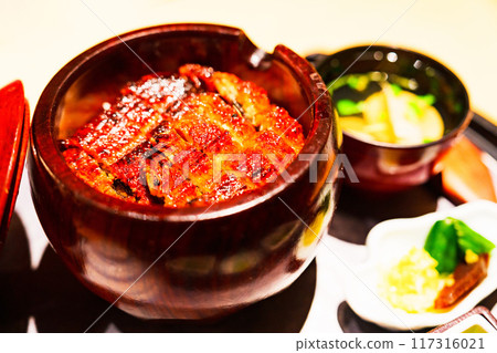 名古屋代表性的美食「鰻魚飯」[鰻魚料理的圖片] 117316021