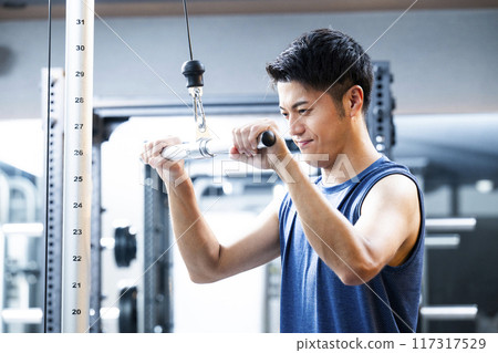 Sports gym, training gym, men, muscle training, exercise 117317529