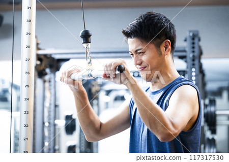 Sports gym, training gym, men, muscle training, exercise 117317530