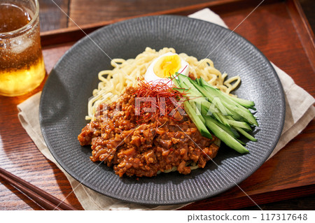 Jarger noodles Jarger noodles 117317648