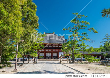 東大寺參道中門 117317940