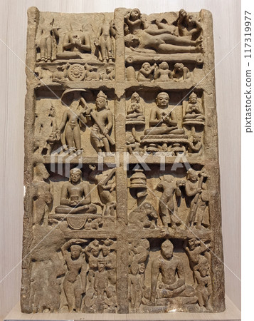 印度鹿野苑博物館展出的八相圖，以雕塑的形式描繪了佛陀一生中最重要的八個聖地。 117319977