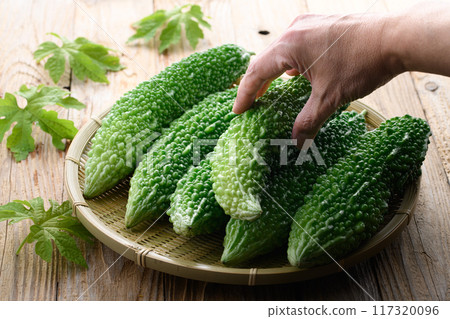 Summer vegetables: bitter melon Summer vegetables: bitter melon 117320096