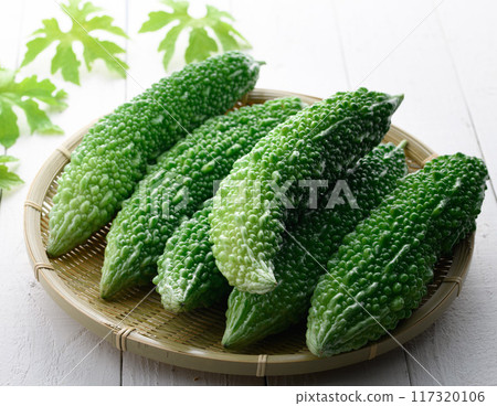 Summer vegetables: bitter melon 117320106