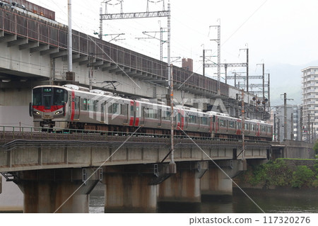 [JR-R] Sanyo Main Line 227 series (6-car train: Shiraichi ⇔ Hiroshima ⇔ Onoura) 117320276
