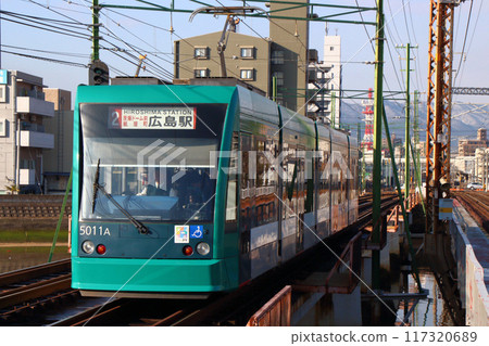 [M] Hiroshima Electric Railway Miyajima Line 5000 Series Green Mover (Line 2: Hiroshima ⇔ Hiroshima Electric Railway Miyajimaguchi) 117320689