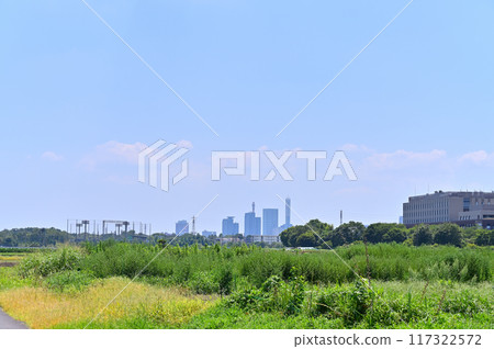 清爽的藍天和埼玉市風景東武野田線埼玉縣（埼玉新都心、大宮、大和田方向的風景） 117322572