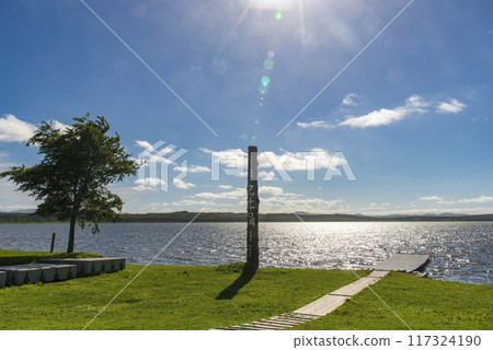 Lake Kutcharo bathed in the summer sunshine 117324190