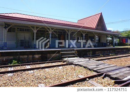 岡山縣三崎町因片上鐵道停產而保存下來的吉原車站大樓(推薦工業遺產) 岡山縣三崎町因片上鐵道停產而保存下來的吉原車站大樓(推薦工業遺產) 117324751