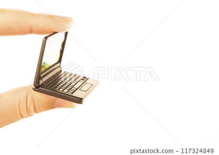 image of computer hand 117324849
