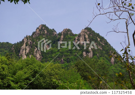 大竹市,禦倉岳的岩石山峰 大竹市,禦倉岳的岩石山峰 117325458