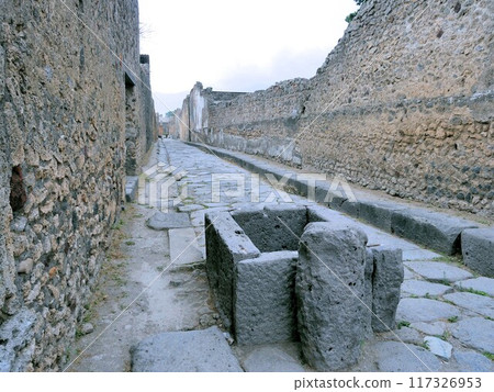 龐貝城遺址鵝卵石小巷（義大利） 117326953