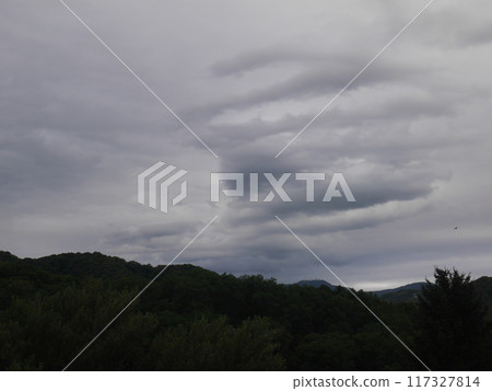 多雲的天空 117327814