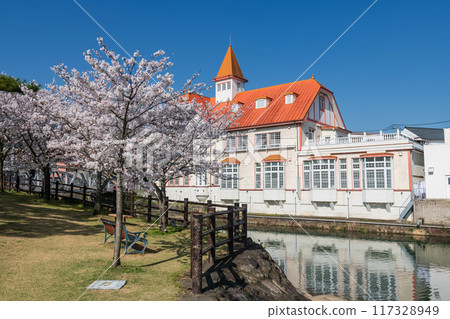 Ureshino onsen park and Siebold no Yu with sakura at spring, Japan Ureshino onsen park and Siebold no Yu with sakura at spring, Japan 117328949