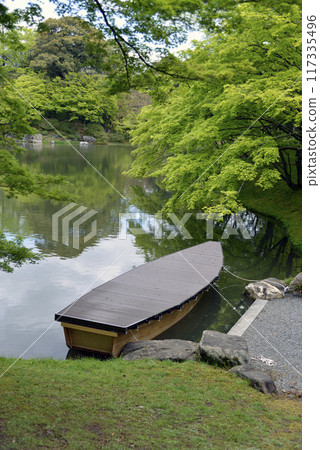 Sento Imperial Palace: Fresh greenery on the north pond, Kamigyo Ward, Kyoto City 117335496
