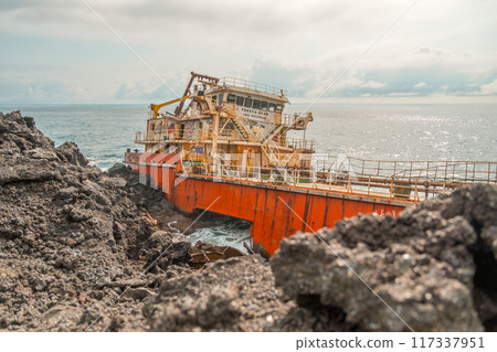 Tresta Star ship wreck in Reunion, France 117337951