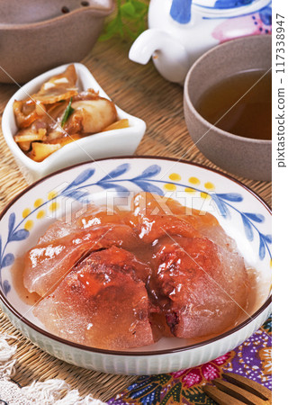 Red yeast Taiwanese meatball   117338947