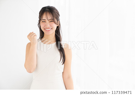 Smiley female business 117339471